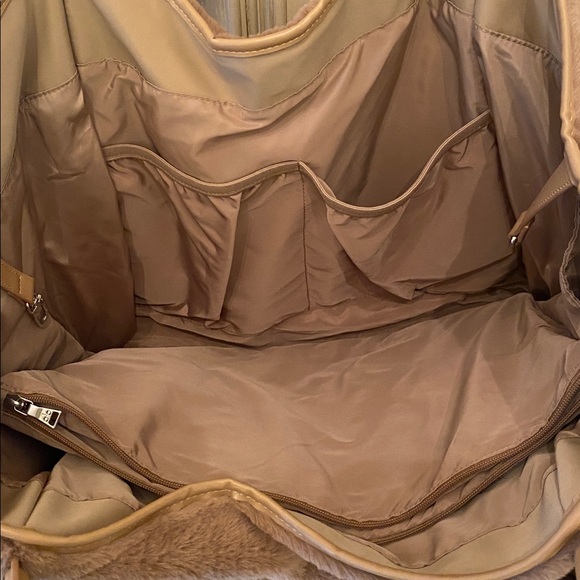 NEW Alo Faux Fur Tote Bag Toasted Almond - Picture 4 of 5